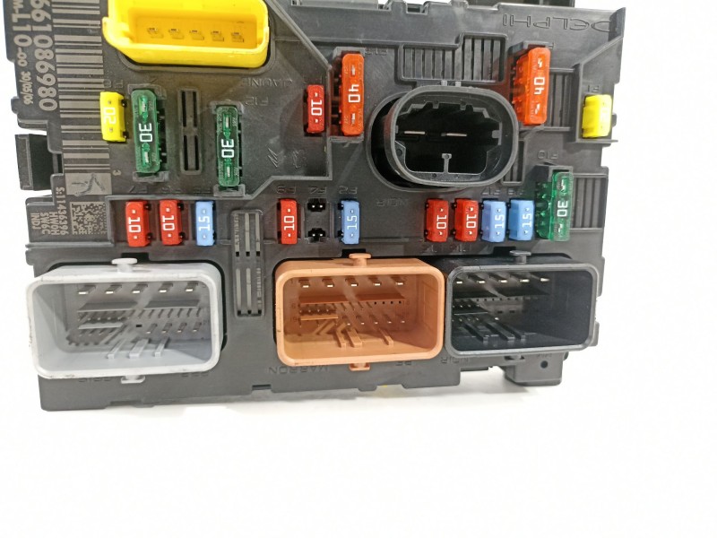 Recambio de caja reles / fusibles para peugeot 207 sport referencia OEM IAM 9661086980  