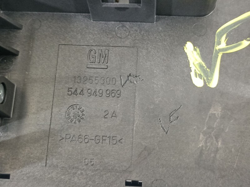 Recambio de caja reles / fusibles para opel insignia berlina cosmo referencia OEM IAM 13255300 544949969 13343479