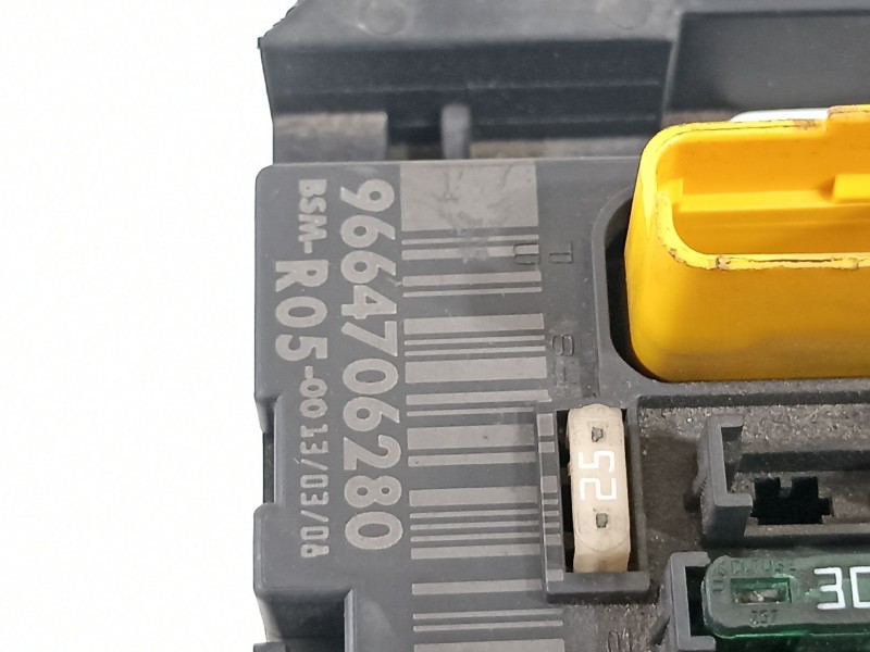 Recambio de caja reles / fusibles para peugeot 308 sport referencia OEM IAM 9664706280  