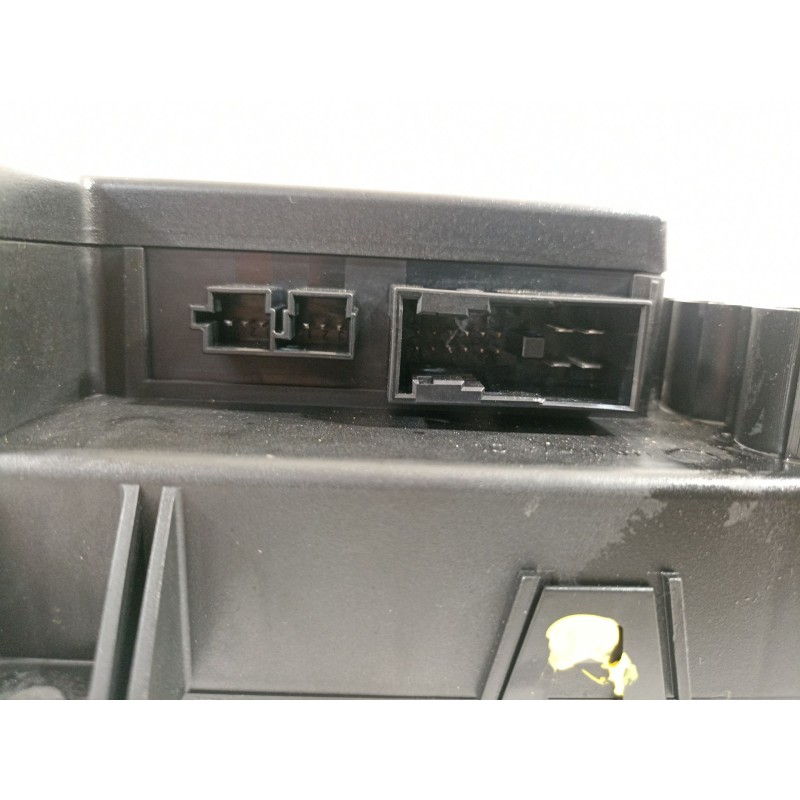 Recambio de caja reles / fusibles para mercedes-benz clase s (w221) berlina 350 (221.056) referencia OEM IAM A2215408745  