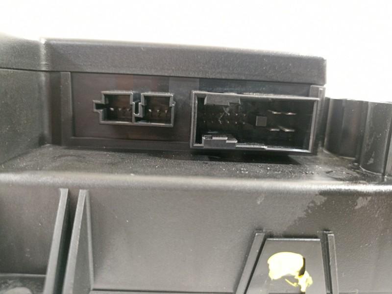 Recambio de caja reles / fusibles para mercedes-benz clase s (w221) berlina 350 (221.056) referencia OEM IAM A2215408745  