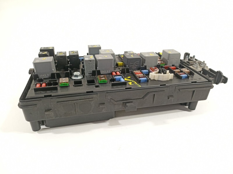 Recambio de caja reles / fusibles para chevrolet orlando lt referencia OEM IAM 13222782 529050199 13255300
