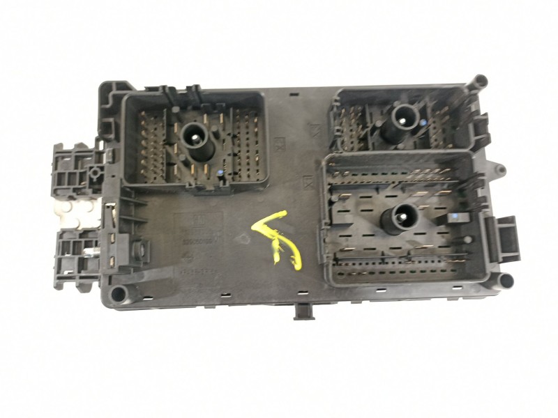 Recambio de caja reles / fusibles para chevrolet orlando lt referencia OEM IAM 13222782 529050199 13255300