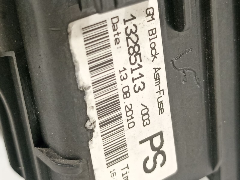 Recambio de caja reles / fusibles para opel insignia berlina cosmo referencia OEM IAM 13285113  