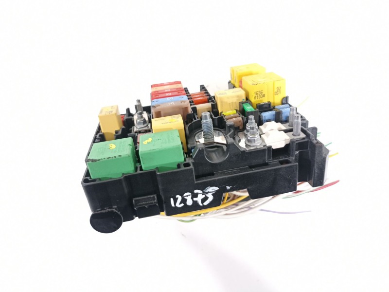 Recambio de caja reles / fusibles para peugeot 308 business line referencia OEM IAM 9804848580  