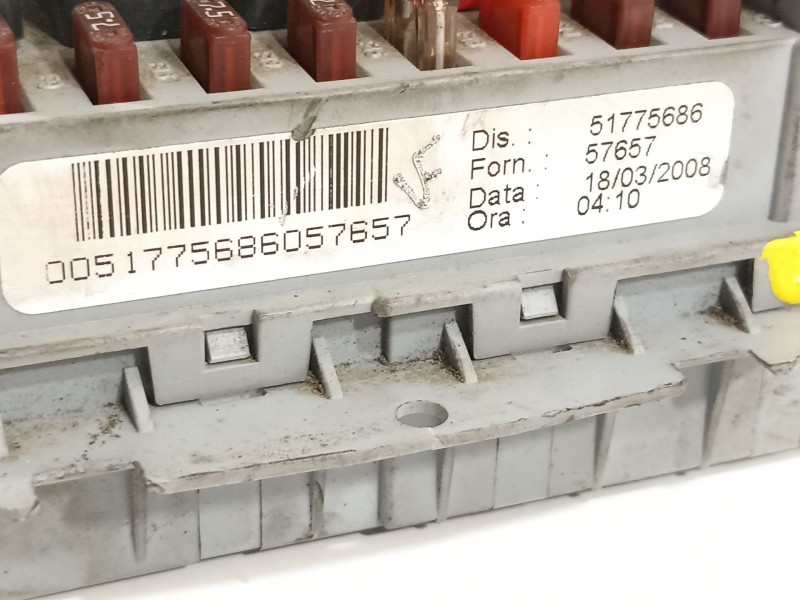 Recambio de caja reles / fusibles para fiat bravo (198) 1.4 16v active referencia OEM IAM 51775686  