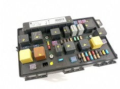 Recambio de caja reles / fusibles para opel astra h ber. enjoy referencia OEM IAM 13242781  
