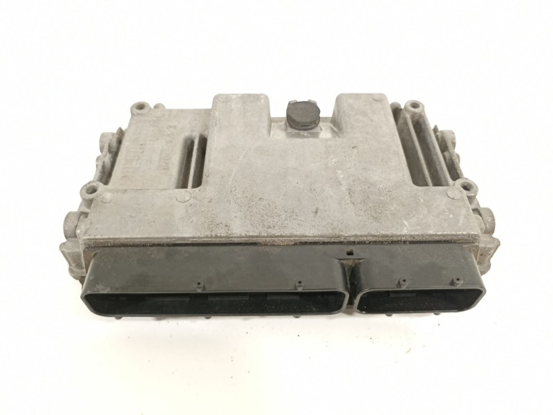 Recambio de centralita motor uce para toyota yaris active referencia OEM IAM 896610U111  0261S18601