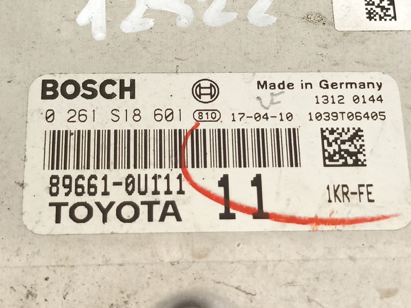 Recambio de centralita motor uce para toyota yaris active referencia OEM IAM 896610U111  0261S18601