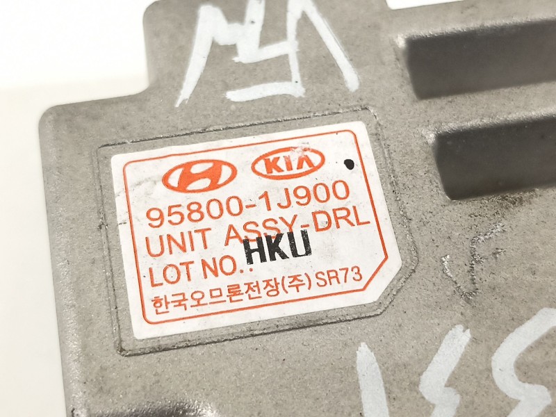 Recambio de modulo electronico para hyundai i20 city s referencia OEM IAM 958001j900  