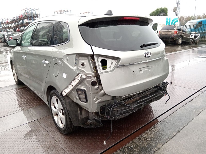 kia carens ( ) del año 2014
