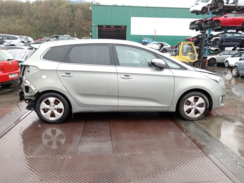 kia carens ( ) del año 2014