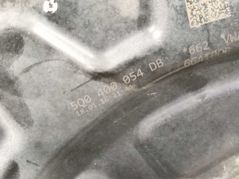 Recambio de mangueta delantera derecha para volkswagen golf vii lim. gte referencia OEM IAM 5Q0407258A  