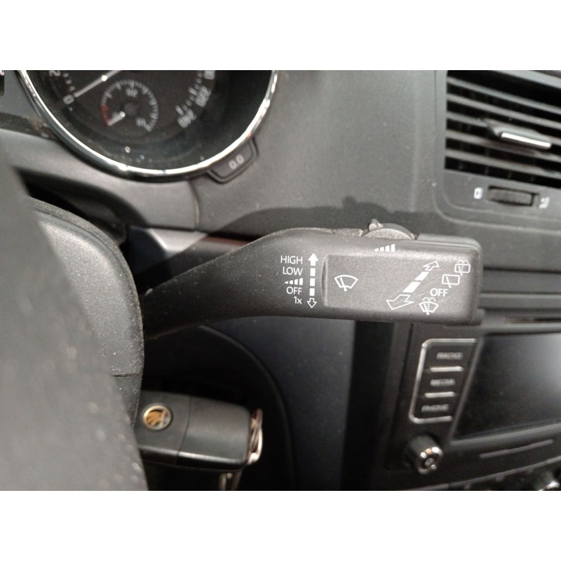 Recambio de mando limpia para skoda yeti active referencia OEM IAM   