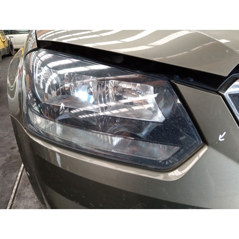 Recambio de faro derecho para skoda yeti active referencia OEM IAM   