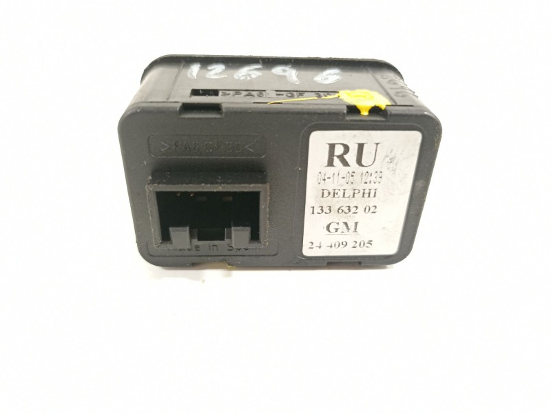 Recambio de mando elevalunas delantero izquierdo para opel meriva blue line referencia OEM IAM 13363202  