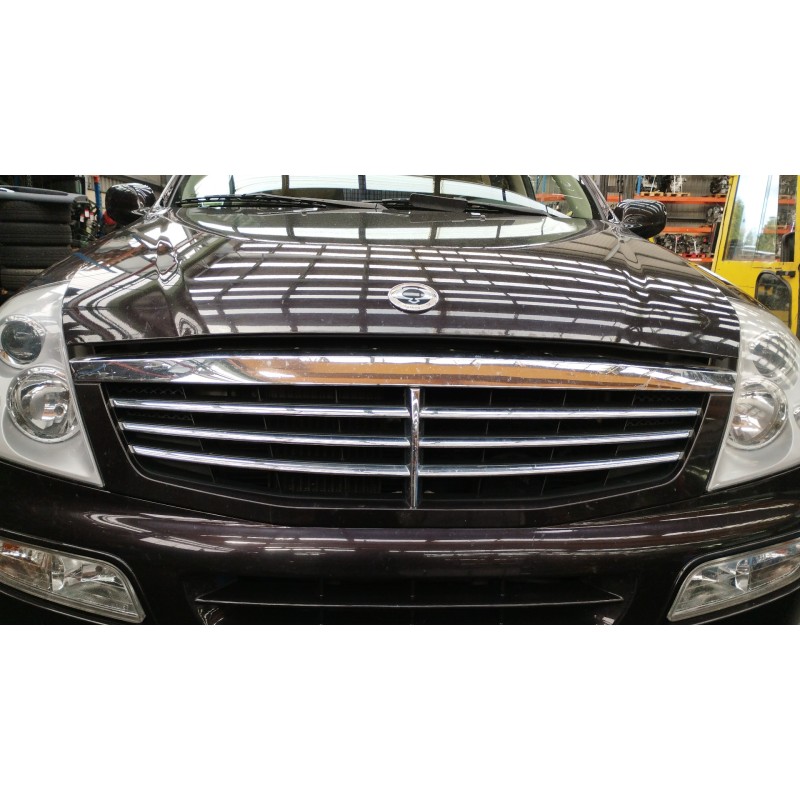 Recambio de rejilla delantera para ssangyong rexton 2.9 td gls referencia OEM IAM 7946308000  7946008000