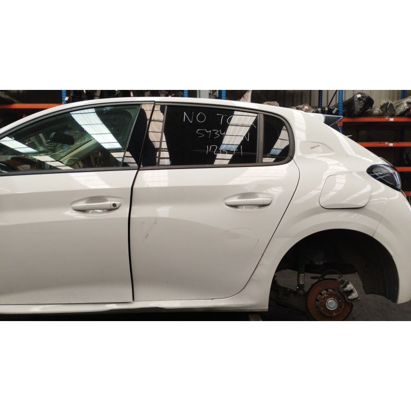 Recambio de puerta trasera izquierda para peugeot 208 2020 referencia OEM IAM   