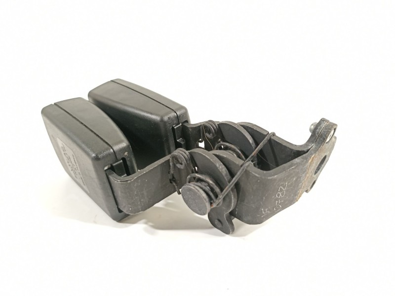 Recambio de cinturon seguridad trasero para volkswagen golf vii lim. gte referencia OEM IAM 8V0857739A  