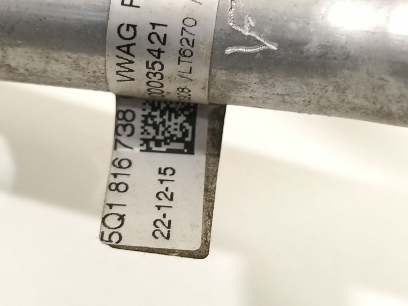 Recambio de tubo aire acondicionado para volkswagen golf vii lim. gte referencia OEM IAM 5Q1816738G  8R0260696A