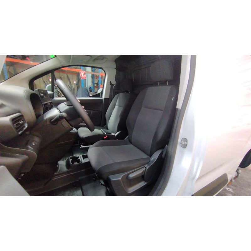 Recambio de asiento delantero izquierdo para toyota proace city referencia OEM IAM   