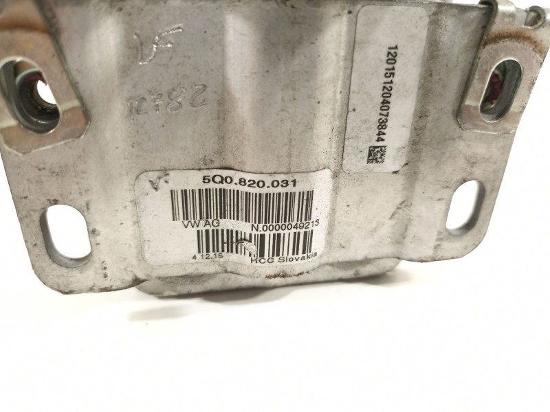 Recambio de enfriador aceite motor para volkswagen golf vii lim. gte referencia OEM IAM 5Q0820031  