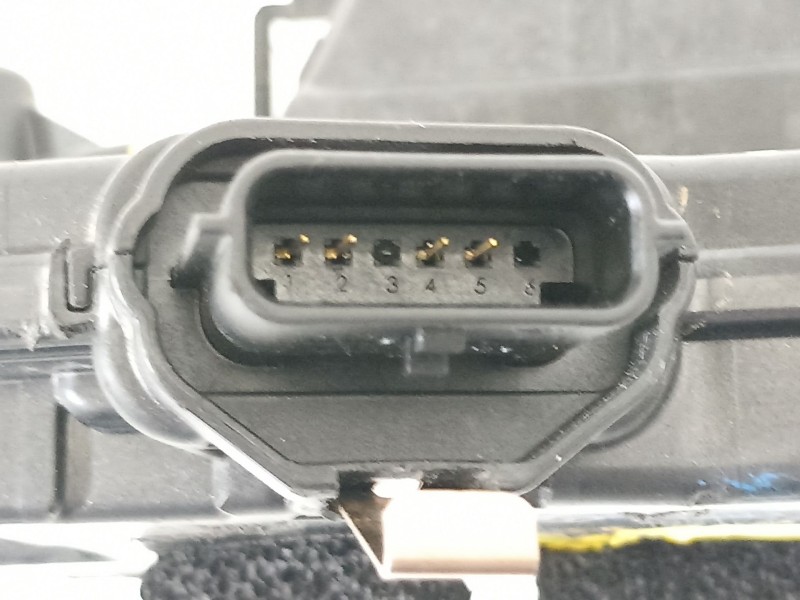 Recambio de cerradura puerta delantera izquierda para renault captur limited referencia OEM IAM 805031332R  