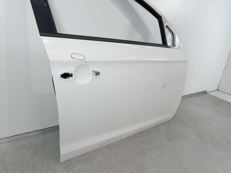 Recambio de puerta delantera derecha para hyundai i20 city s referencia OEM IAM   