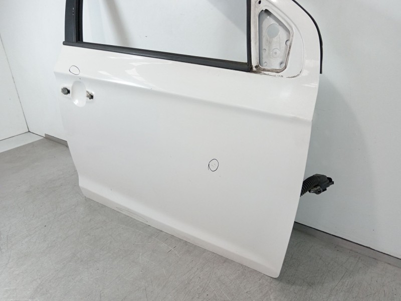 Recambio de puerta delantera derecha para hyundai i20 city s referencia OEM IAM   