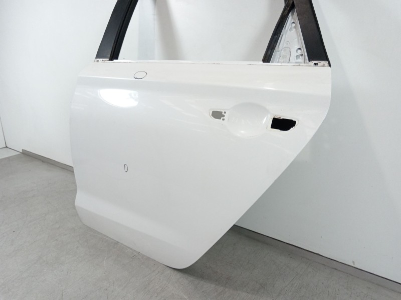 Recambio de puerta trasera izquierda para hyundai i30 (pd) essence referencia OEM IAM   