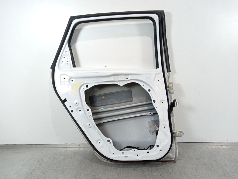 Recambio de puerta trasera izquierda para hyundai i30 (pd) essence referencia OEM IAM   
