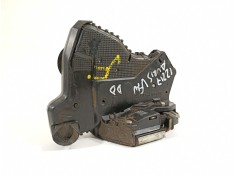 Recambio de cerradura puerta delantera derecha para toyota auris active referencia OEM IAM 6903002220  