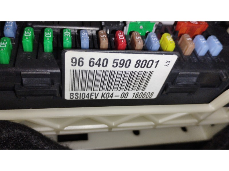 Recambio de caja reles / fusibles para peugeot 308 sw premium referencia OEM IAM 9664059080  