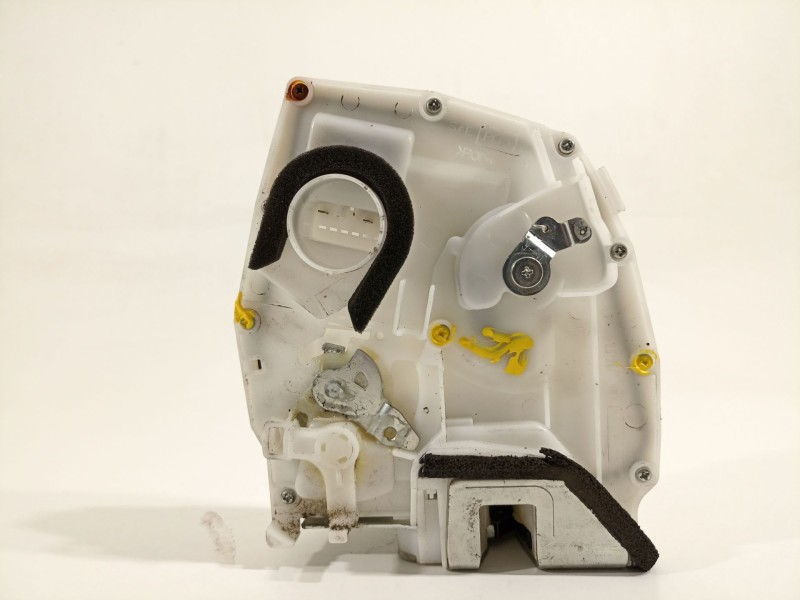 Recambio de cerradura puerta trasera derecha para suzuki splash a5b gls referencia OEM IAM 8230151k22  