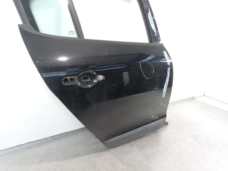 Recambio de puerta trasera derecha para renault megane iii berlina 5 p dynamique referencia OEM IAM   