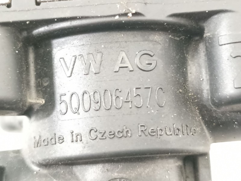 Recambio de bomba agua para volkswagen golf vii lim. gte referencia OEM IAM 5Q0906457C  