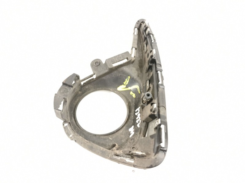 Recambio de rejilla paragolpes derecha para toyota yaris active referencia OEM IAM 814810D340  520300D040