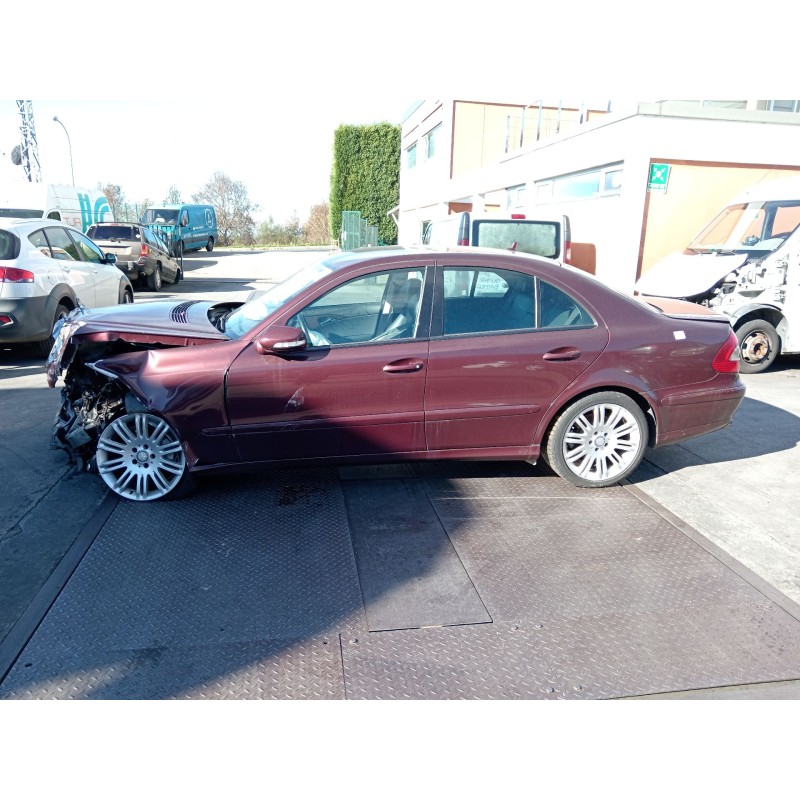 mercedes-benz clase e (w211) berlina del año 2008