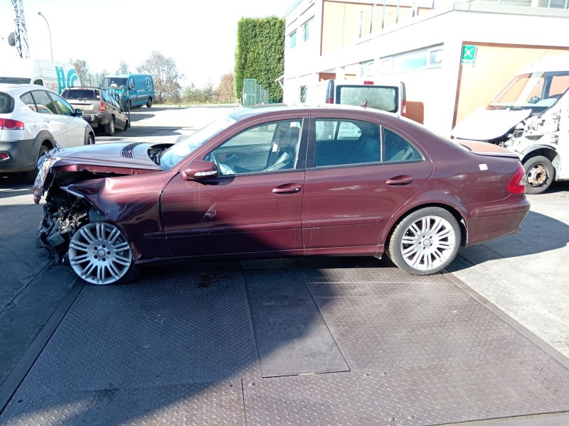 mercedes-benz clase e (w211) berlina del año 2008