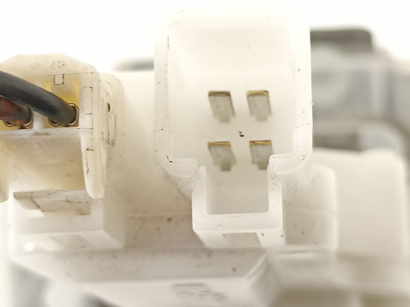 Recambio de cerradura maletero / porton para suzuki swift berlina (mz) gl (5-ptas.) referencia OEM IAM 8251063J00000  