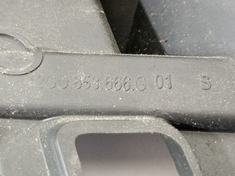 Recambio de rejilla paragolpes derecha para volkswagen polo vi (aw1, bz1, ae1) 1.0 tsi referencia OEM IAM 2G085366G  