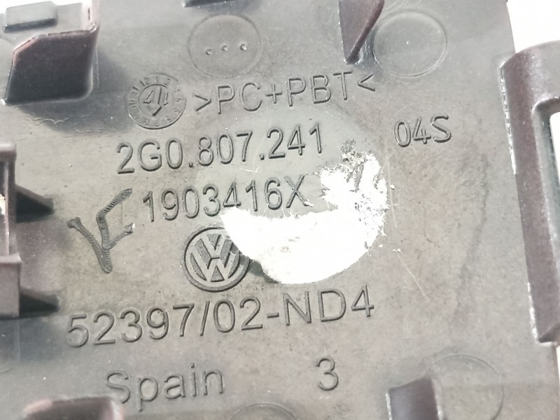 Recambio de tapa paragolpes para volkswagen polo vi (aw1, bz1, ae1) 1.0 tsi referencia OEM IAM 2G0807241  2G0807241