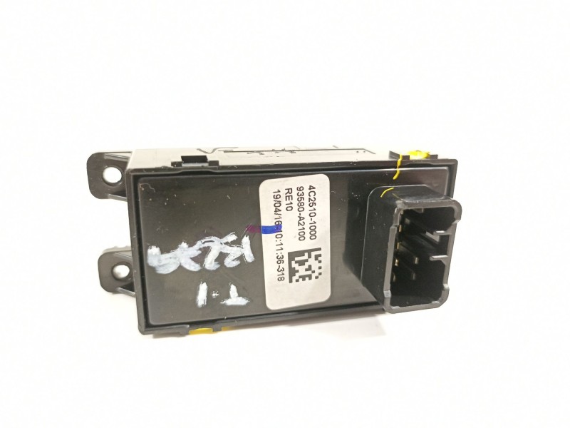 Recambio de mando elevalunas trasero izquierdo para kia ceed (cd) 1.0 t-gdi referencia OEM IAM 93580A2100  