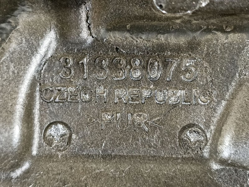 Recambio de tapa motor para volvo s90 lim. inscription referencia OEM IAM 31338075  