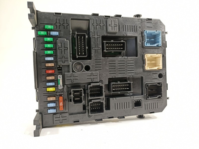 Recambio de caja reles / fusibles para citroën c4 picasso lx plus referencia OEM IAM 9664059080  BSI04EV