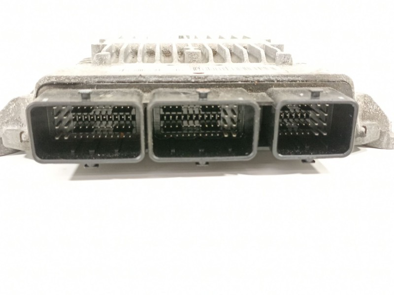 Recambio de centralita motor uce para citroën c4 picasso lx plus referencia OEM IAM 9665100380 5WS40615CT SID83A