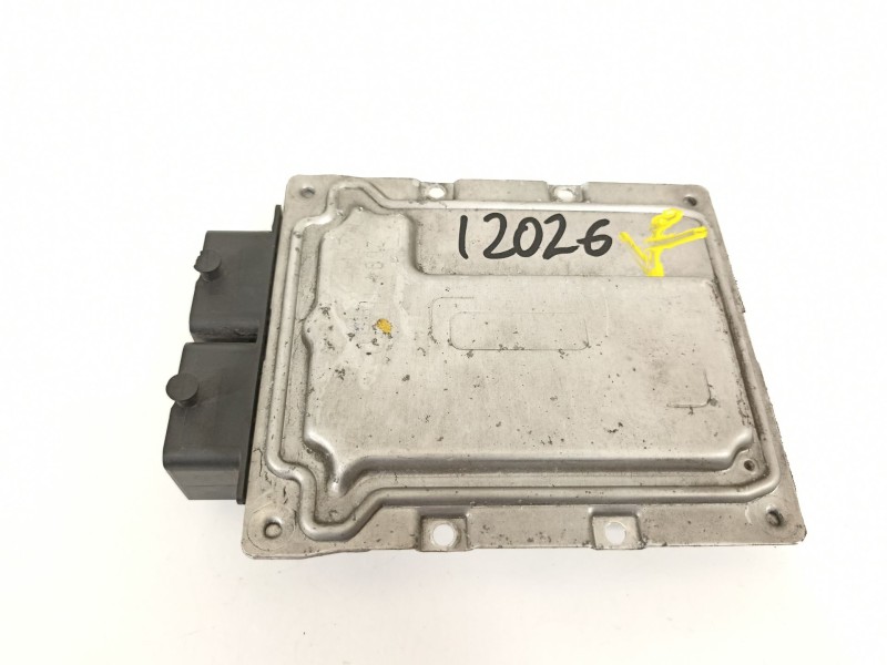 Recambio de centralita motor uce para ford ka (ccu) grand prix iii referencia OEM IAM 52011154  