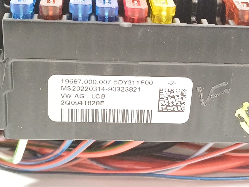 Recambio de caja reles / fusibles para seat ibiza (kj1) fr ib referencia OEM IAM 2Q0941828E  