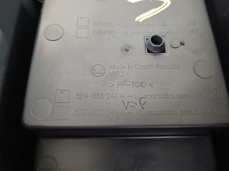 Recambio de consola central para skoda octavia combi (5e5) ambition referencia OEM IAM 5E4863045C 5E4863241A 