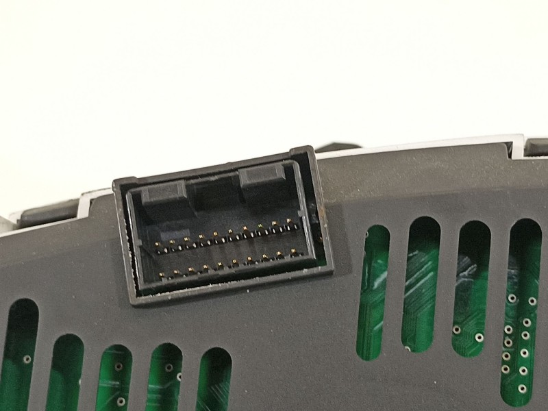 Recambio de cuadro instrumentos para hyundai i20 city s referencia OEM IAM 940131J621  